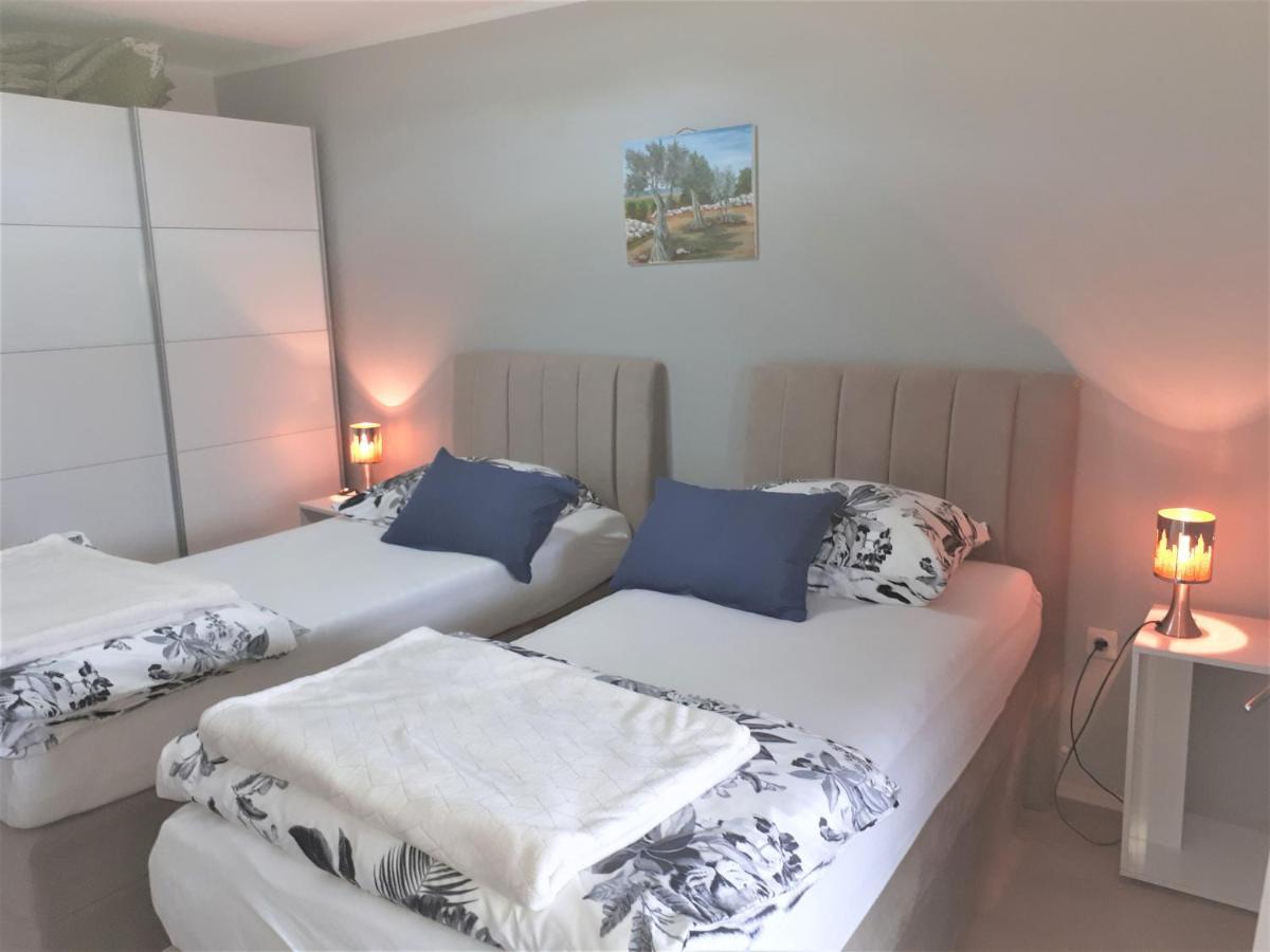 Apartment Lucija Kostrena Buitenkant foto